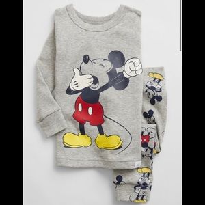 Mickey Mouse Baby Gap pajama set 5T NWT